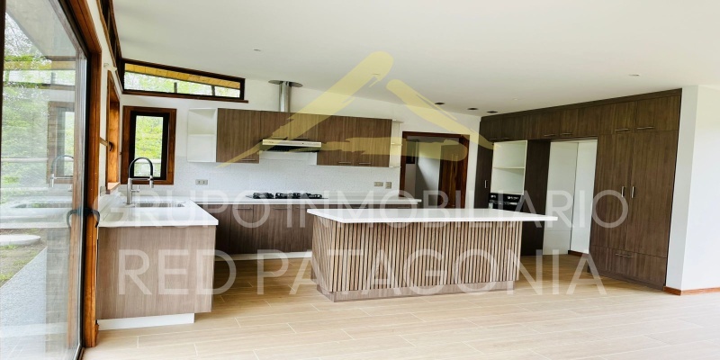 Araucanía, Chile, Araucanía, 4 Habitaciones Habitaciones, ,3 BathroomsBathrooms,Casa,Venta,1438