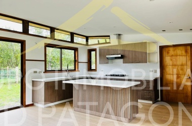 Araucanía, Chile, Araucanía, 4 Habitaciones Habitaciones, ,3 BathroomsBathrooms,Casa,Venta,1438